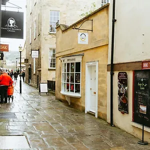 https://abbey-hideout-lovely-1-bed-apt-in-heart-of-bath.tophotelsbath.com
