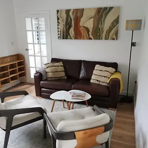 https://contemporary-3-bedroom-house.hotelsin-nottingham.com